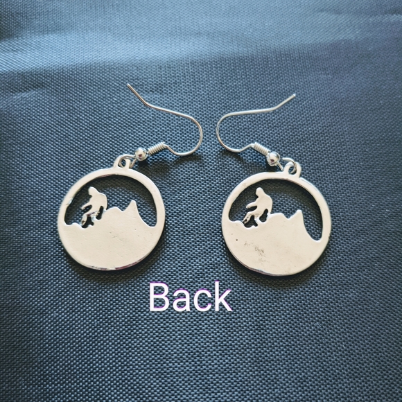 Sasquatch Earrings Super Cute Hypoallergenic - Picture 5 of 5
